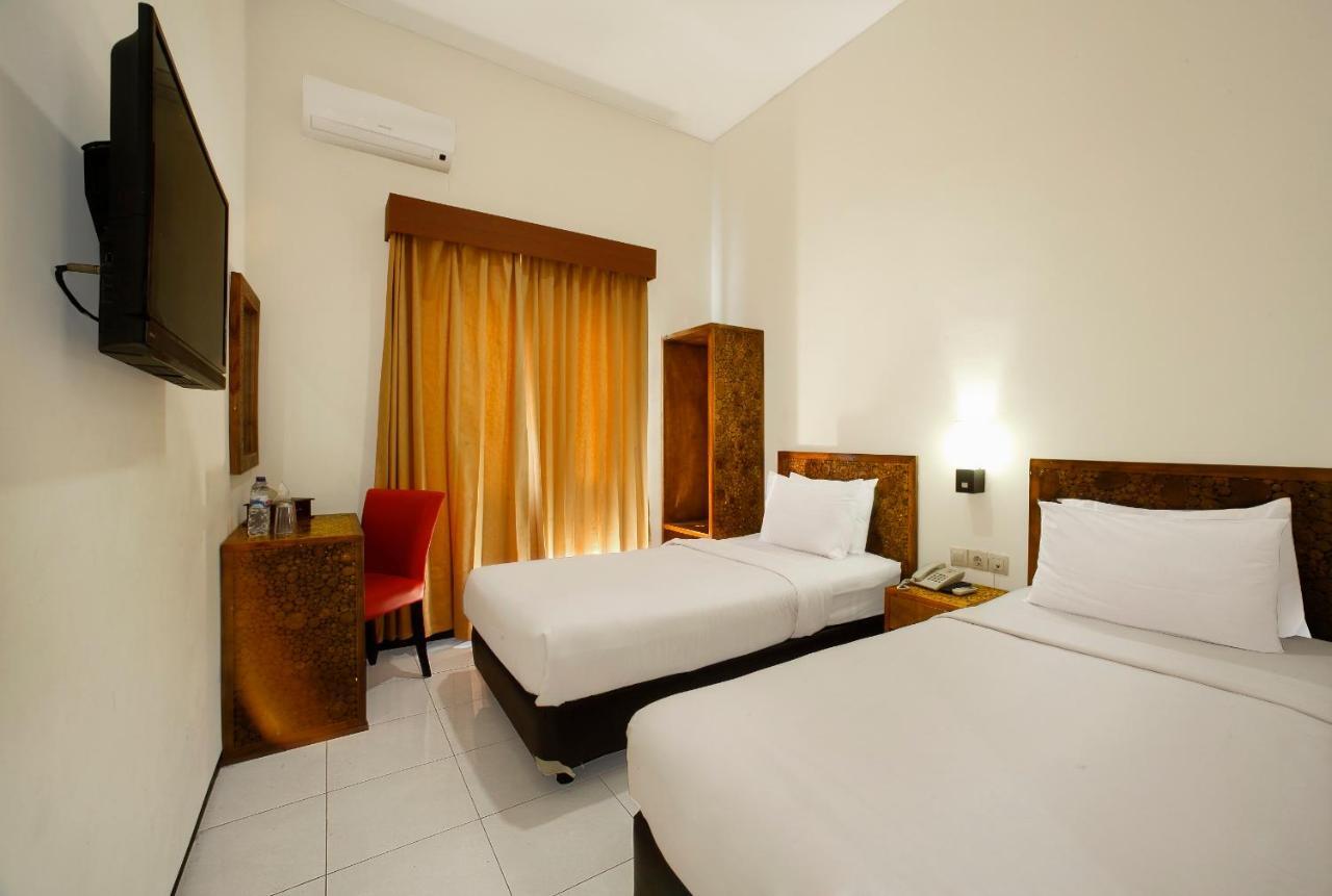 Ciptaningati Hotel Batu  Exterior photo