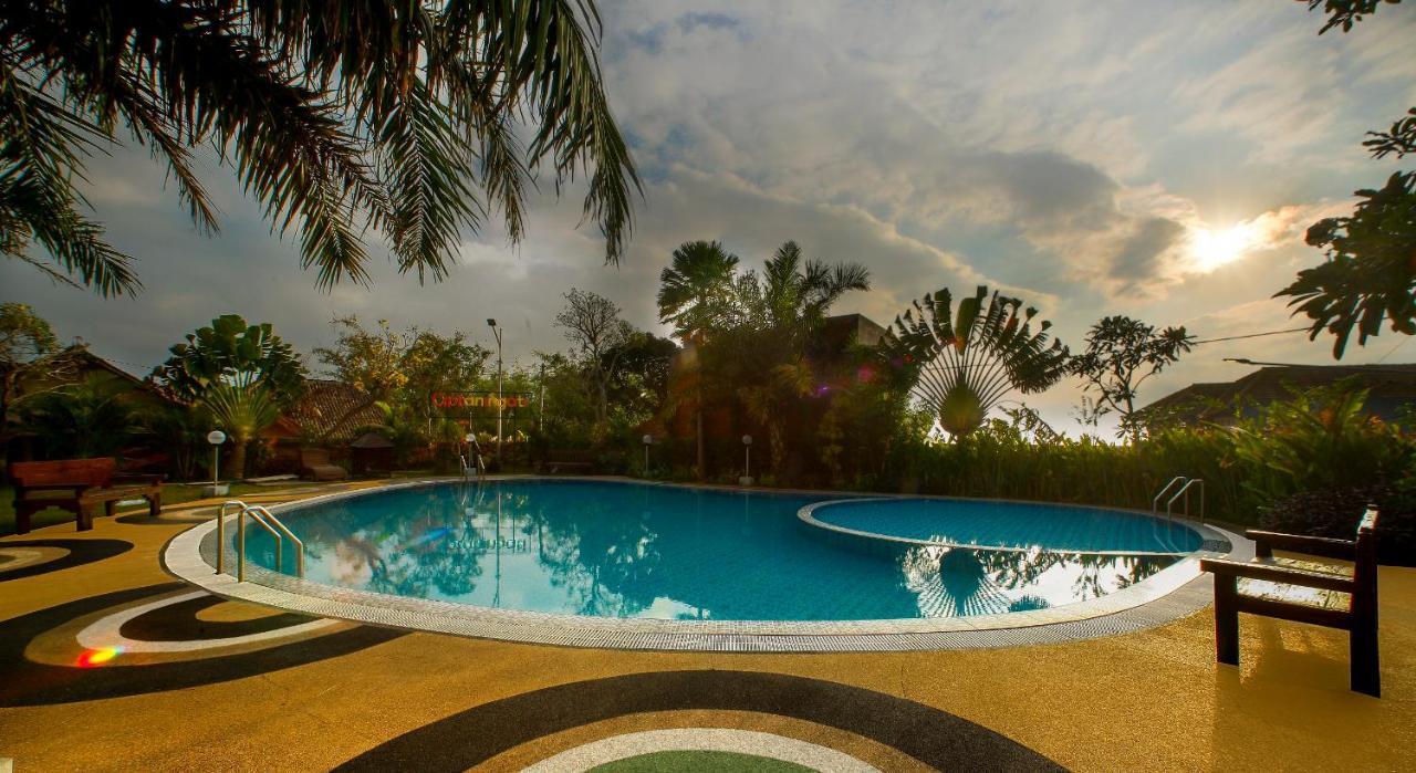 Ciptaningati Hotel Batu  Exterior photo